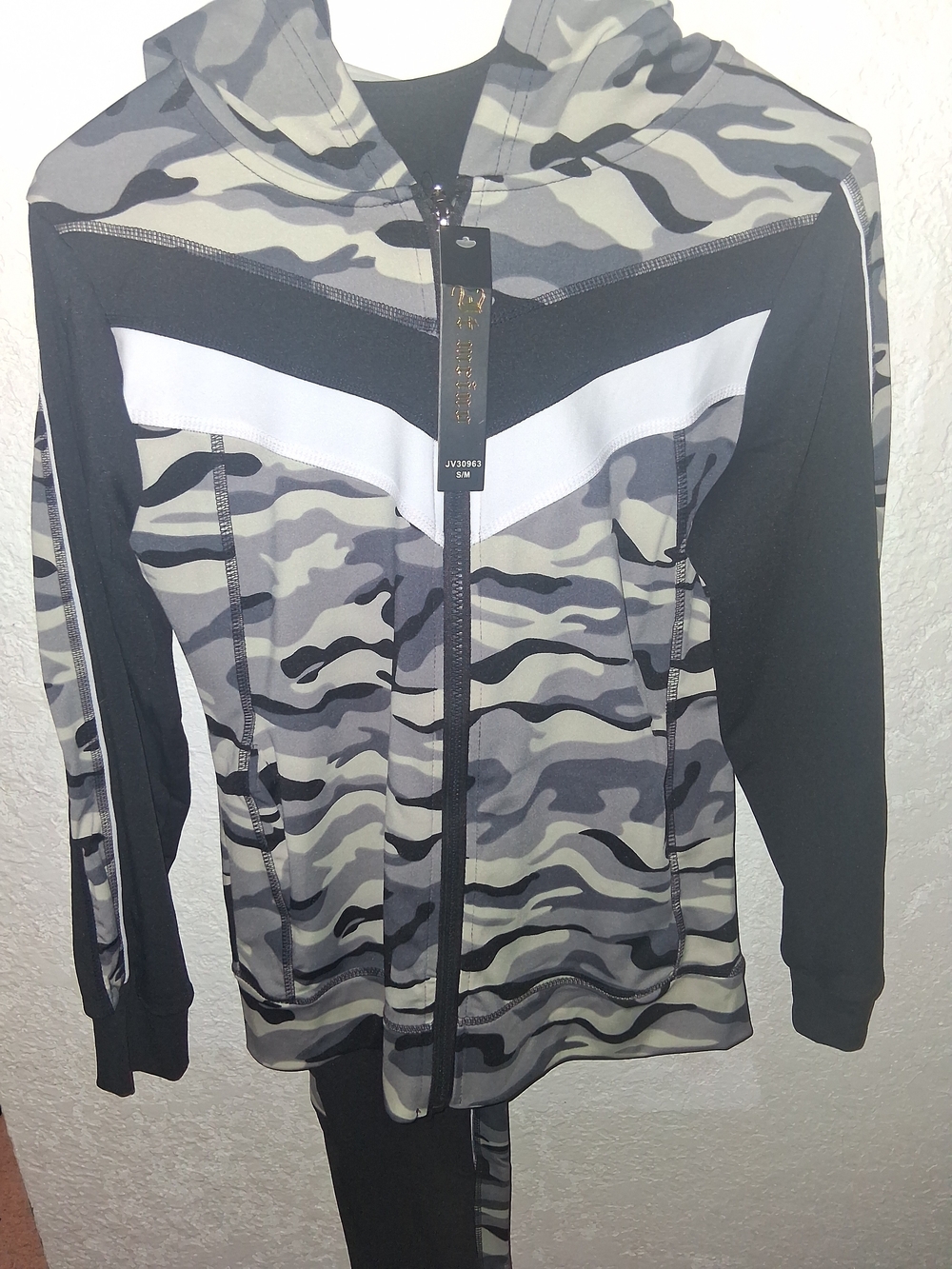 Camouflage 3pc Activewear Set Size S/M with Black Chevron Panel